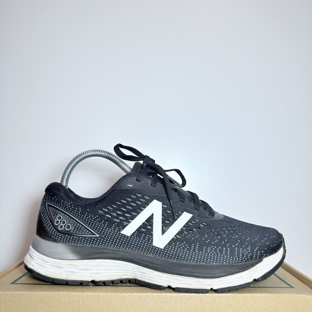 New Balance 880v9 Womens 8.5 Running Shoes Black White Comfort Athletic Sneakers